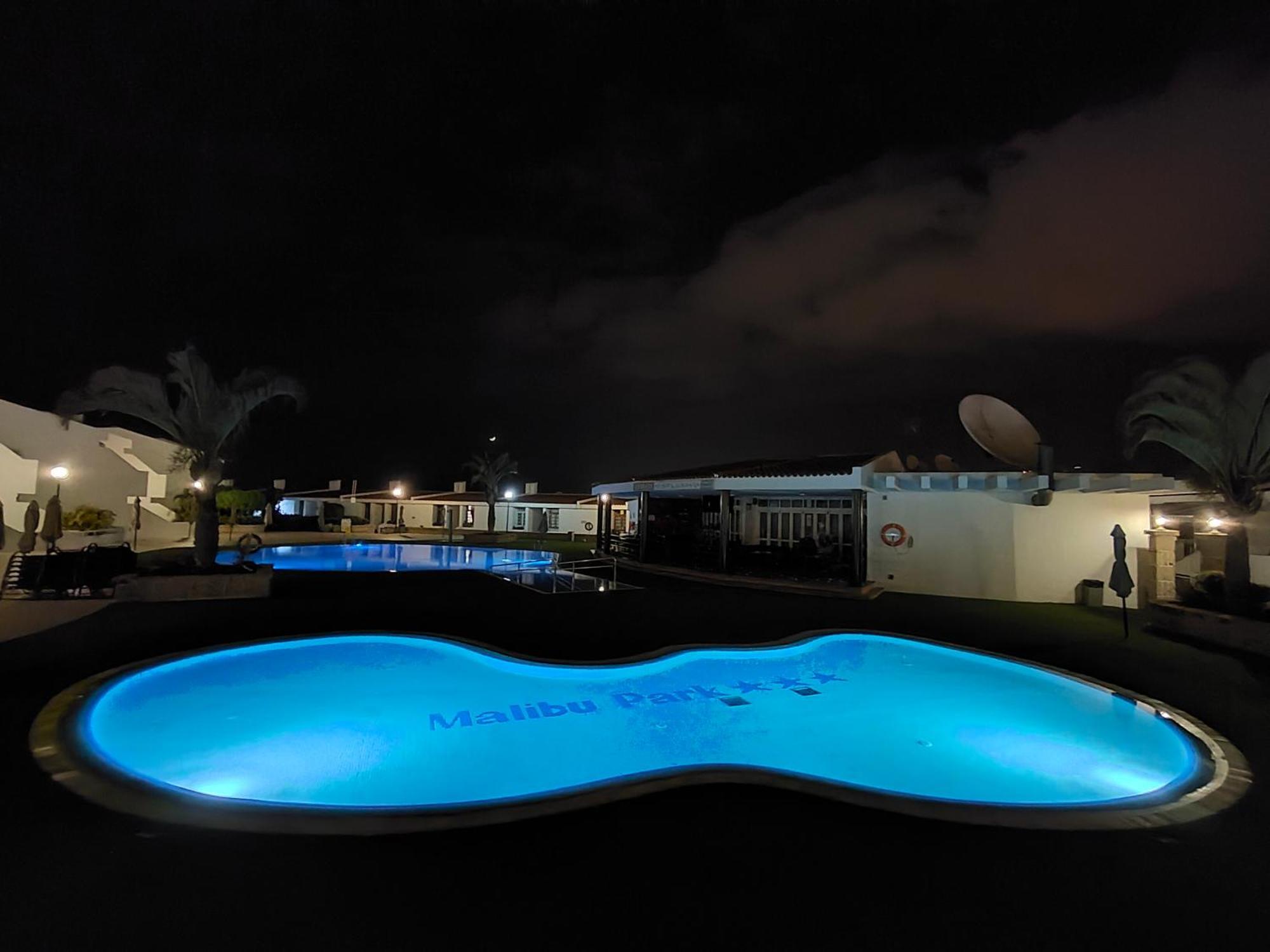 אדחה Malibu Park Apartments Sol מראה חיצוני תמונה